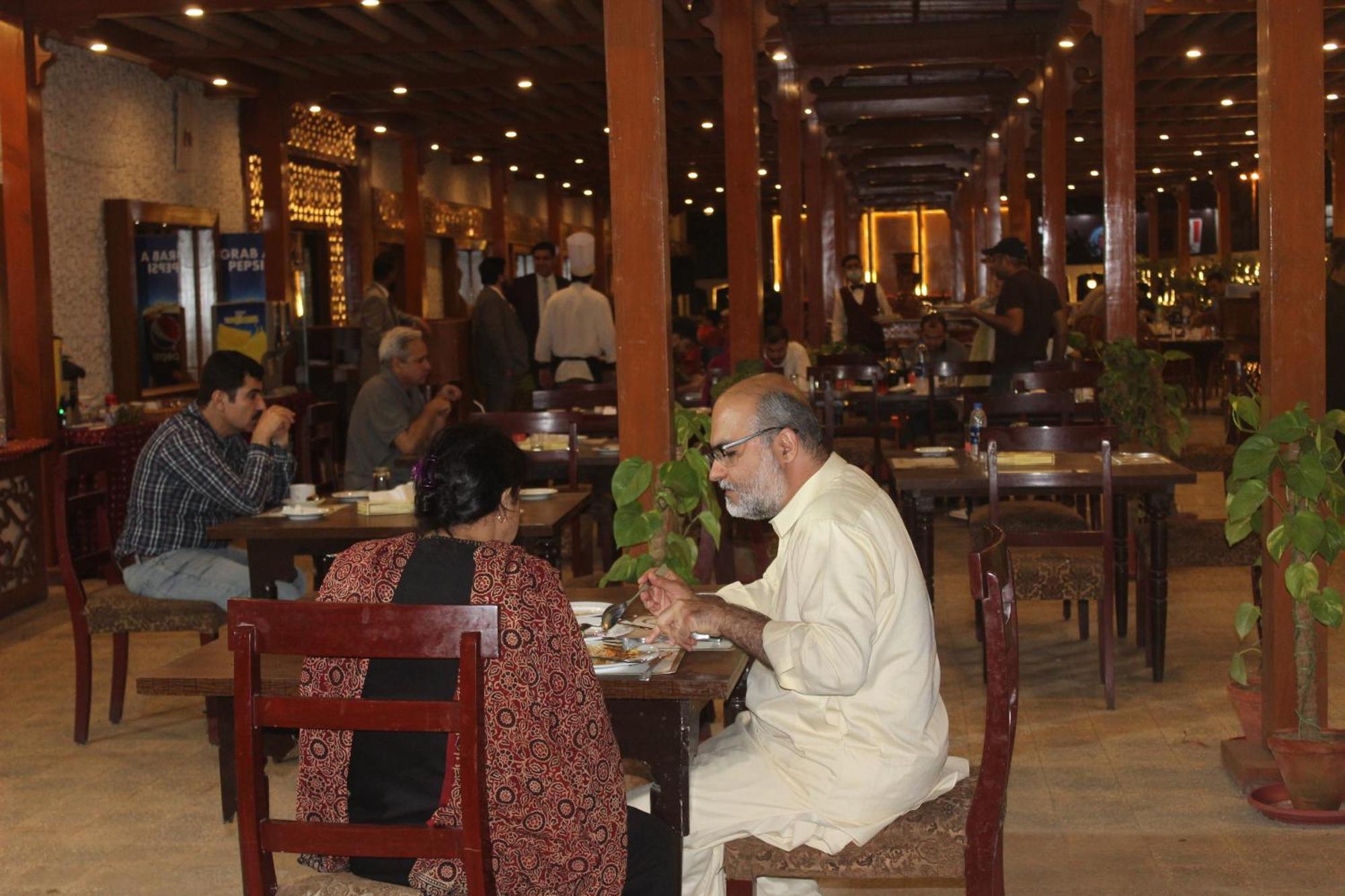Mehran Hotel Karachi Esterno foto
