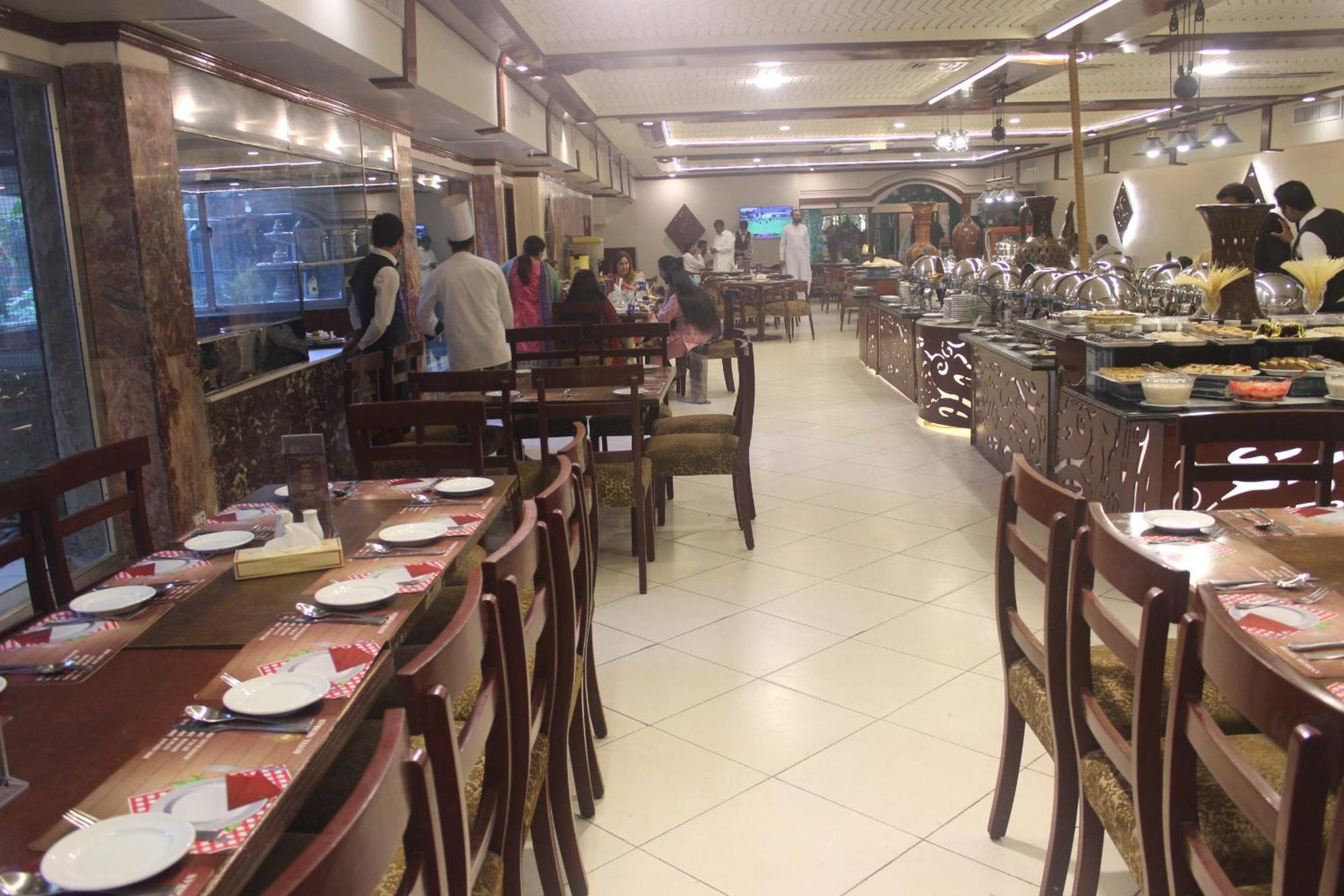 Mehran Hotel Karachi Esterno foto