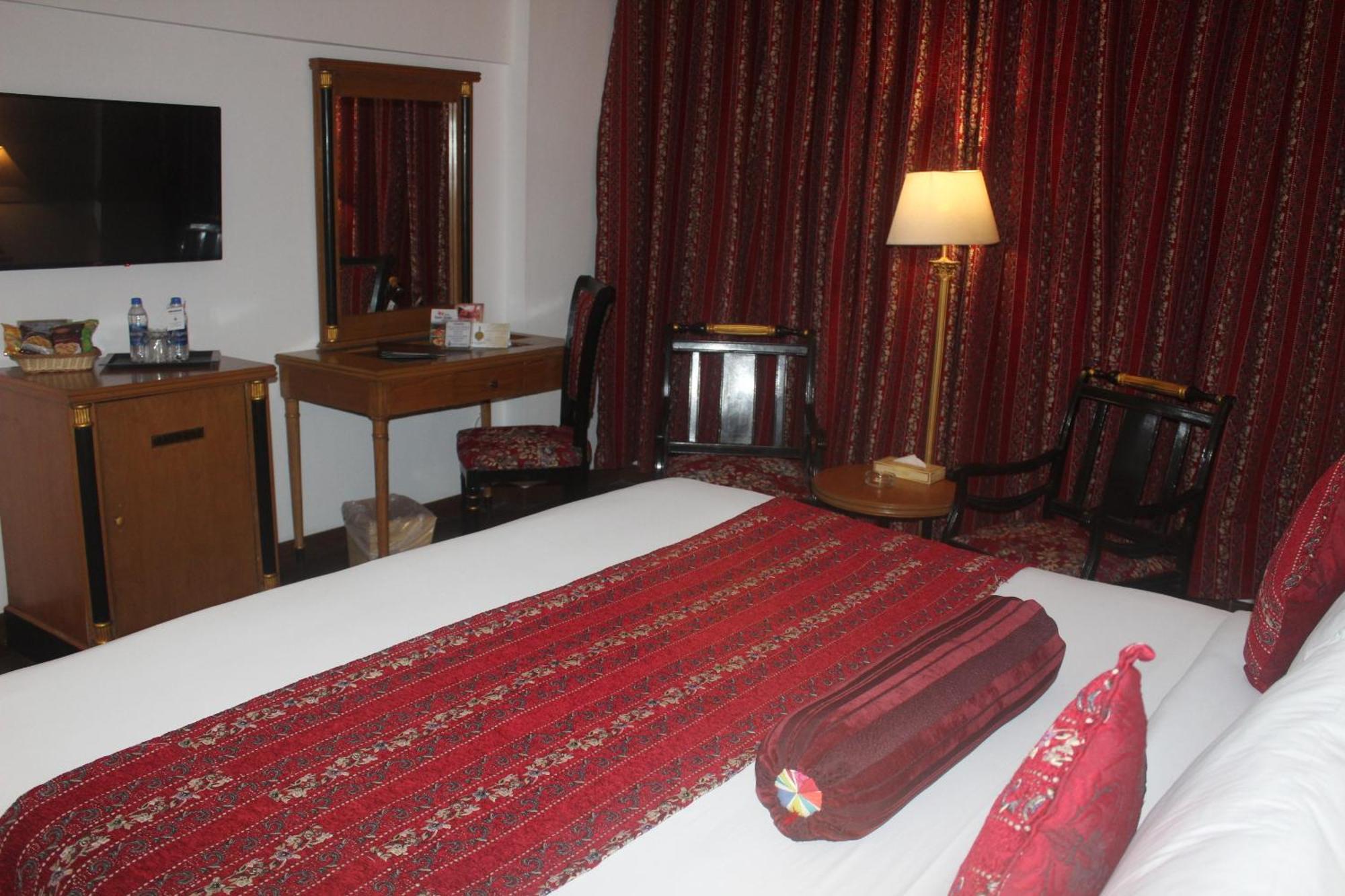 Mehran Hotel Karachi Esterno foto