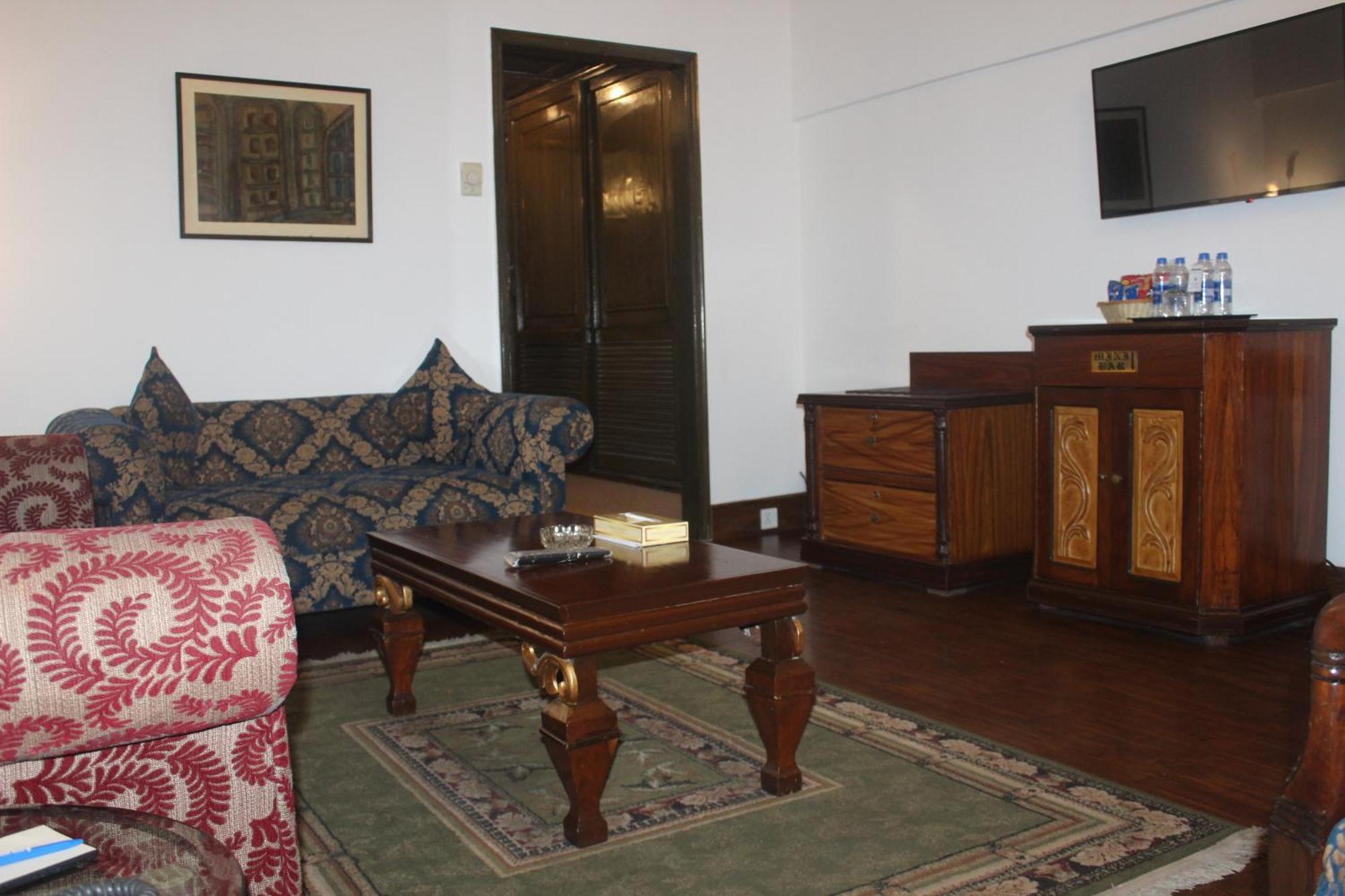Mehran Hotel Karachi Esterno foto