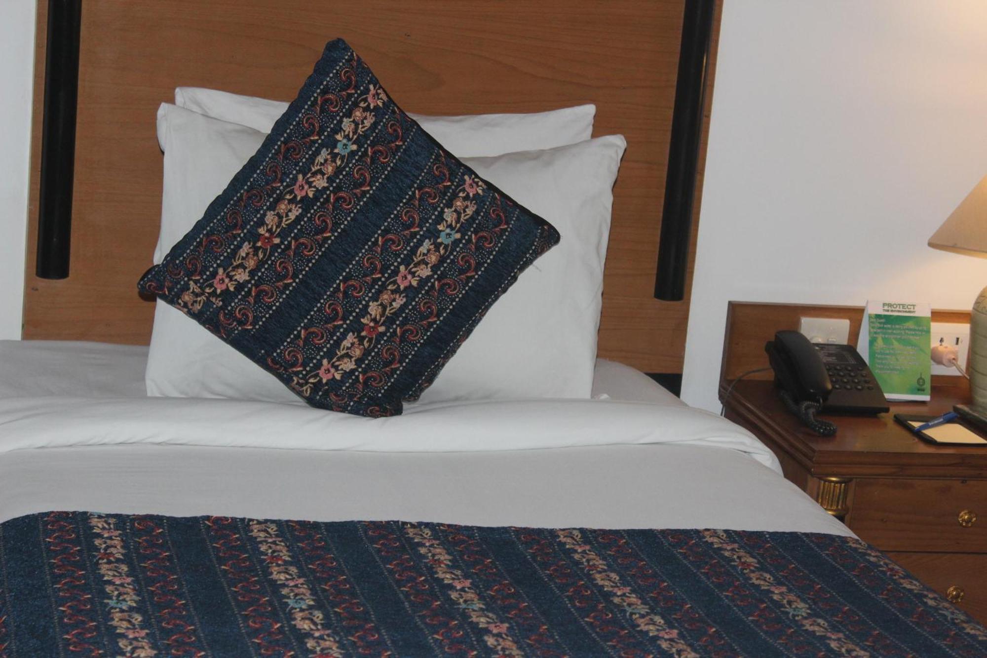Mehran Hotel Karachi Esterno foto