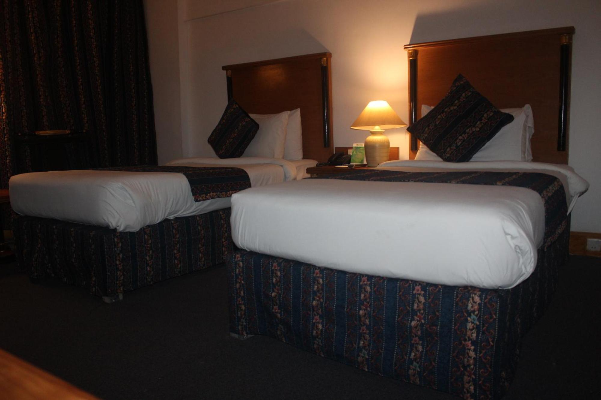 Mehran Hotel Karachi Esterno foto
