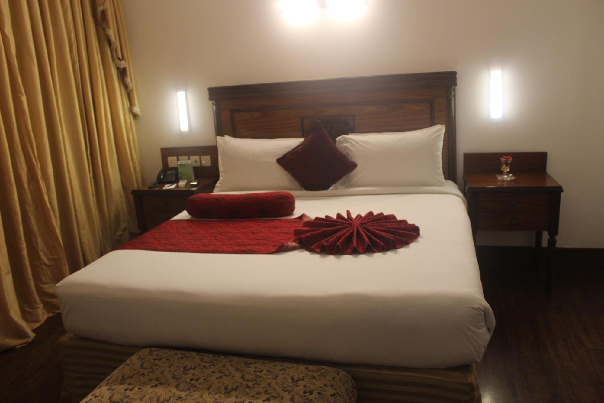 Mehran Hotel Karachi Esterno foto