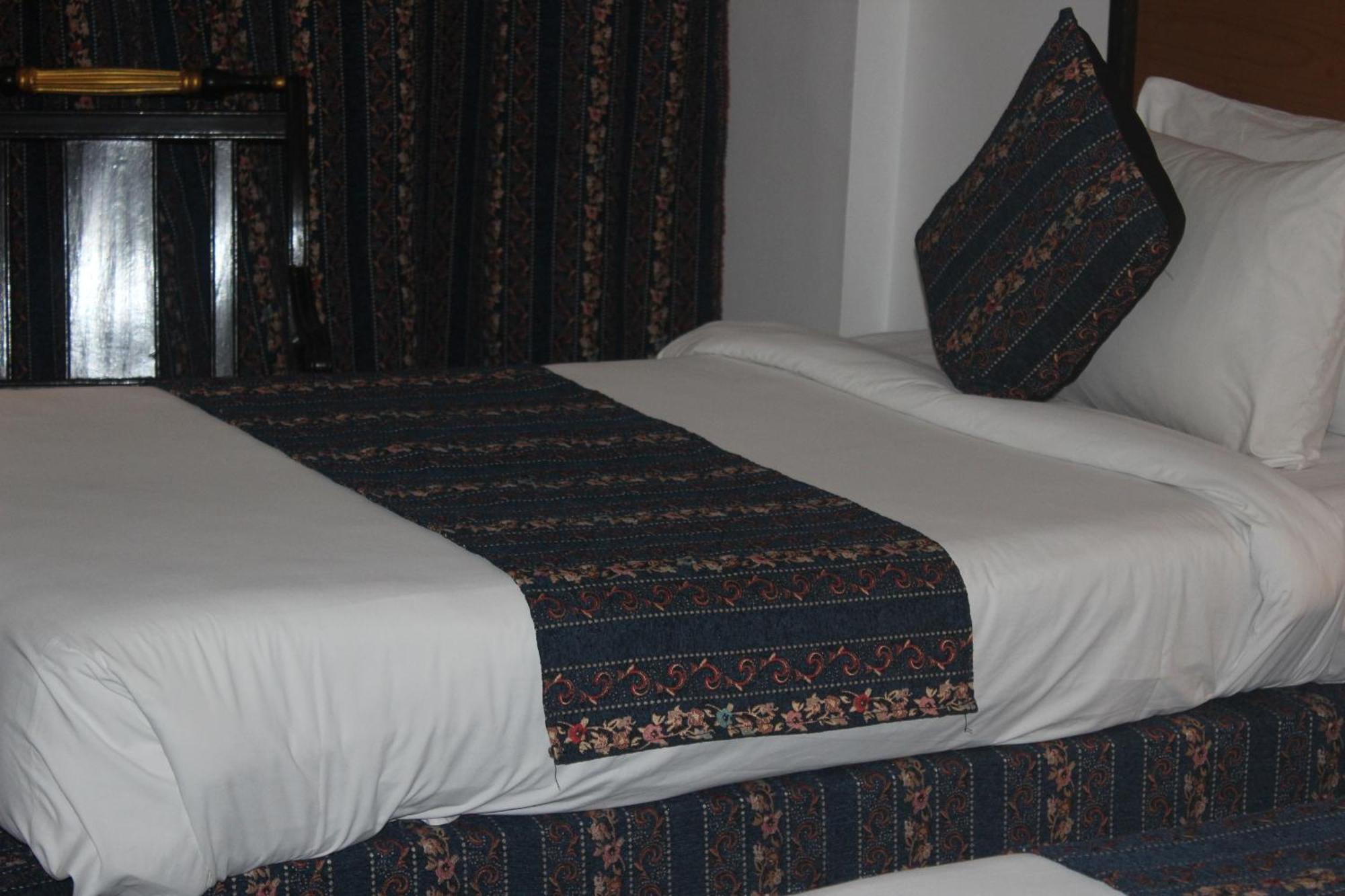 Mehran Hotel Karachi Esterno foto